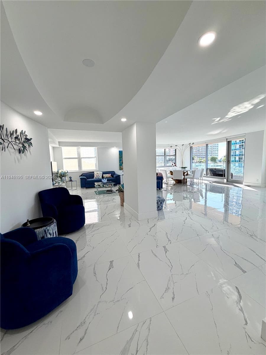 1920 S Ocean Dr #5A 4