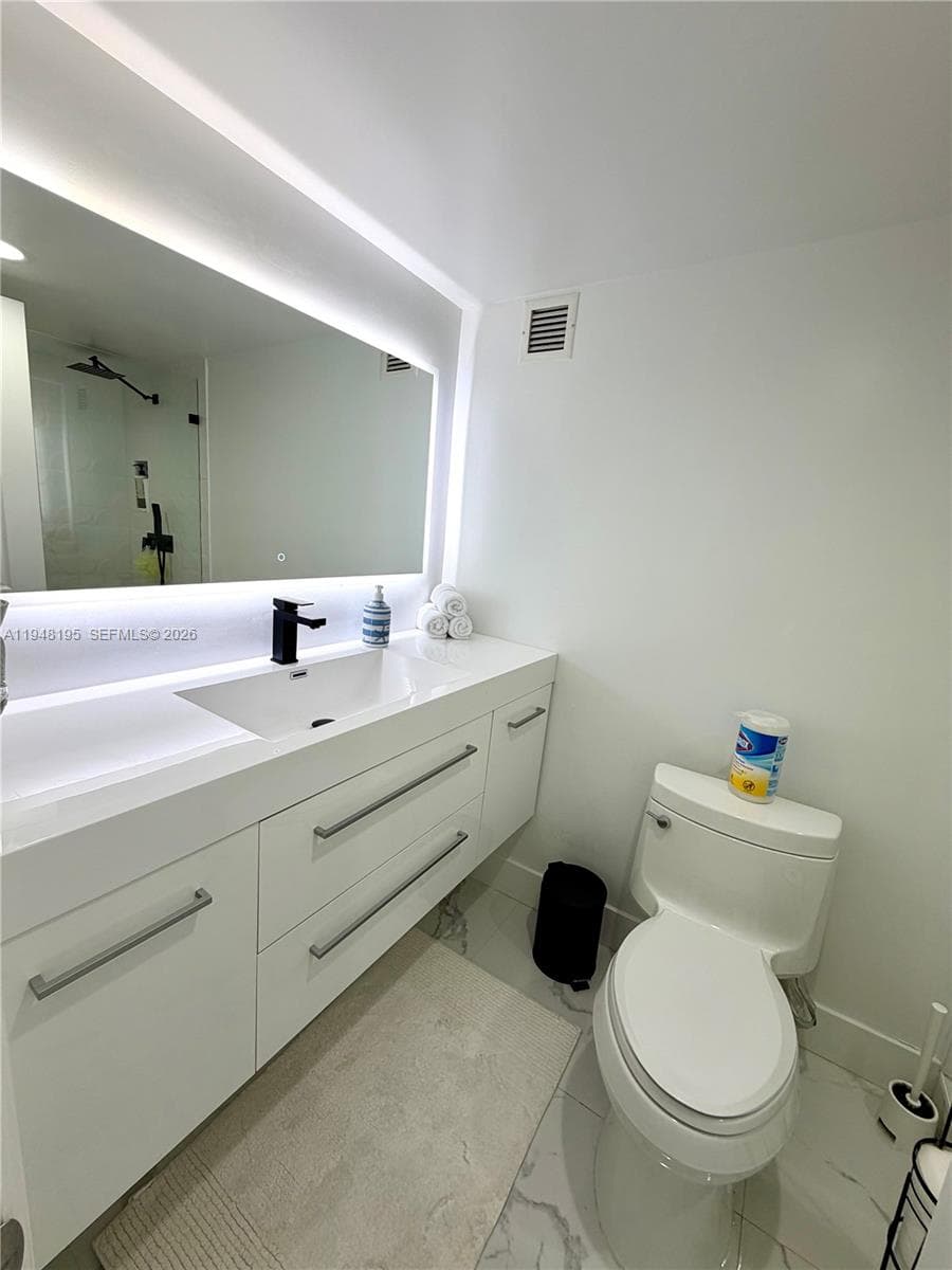 1920 S Ocean Dr #5A 11