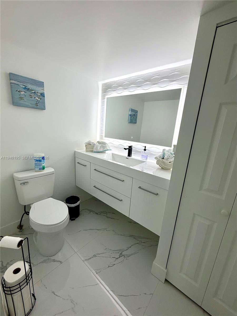 1920 S Ocean Dr #5A 17