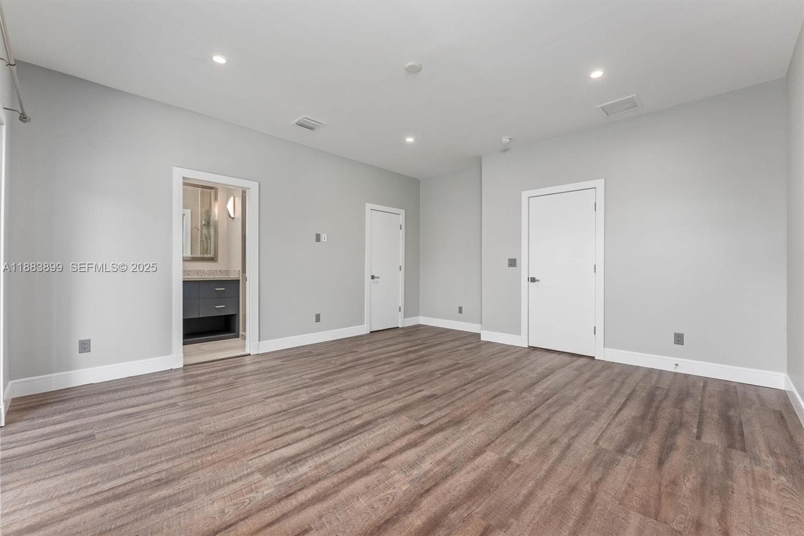 2431 NE 20th Ave 24