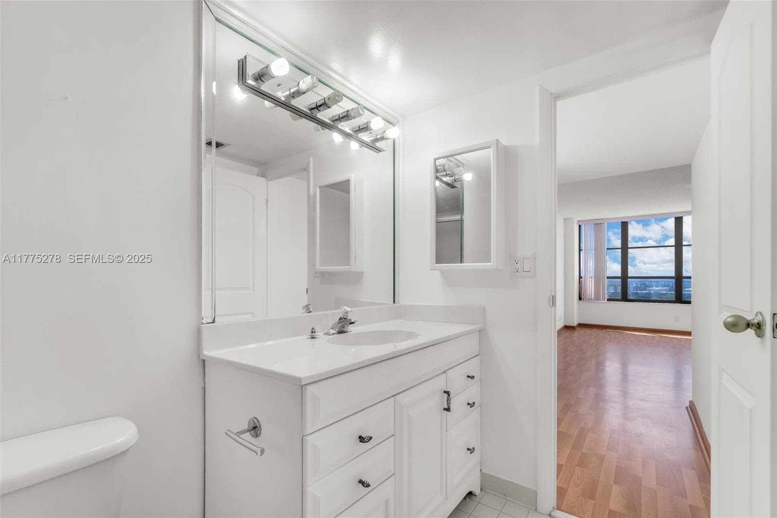 600 Three Islands Blvd #1207 10