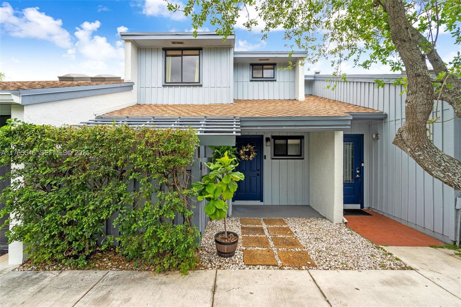 1652 N 14th Ter 2